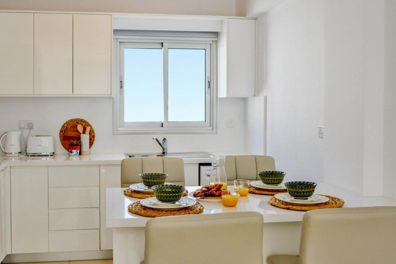 Phaedrus Living: Seaside Luxury Flat Lighthouse 67 Apartment Paphos Exterior photo